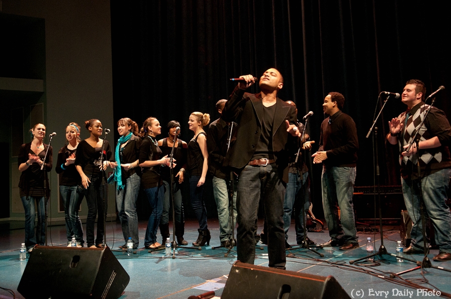 Evry Daily Photo - Telethon Evry 2010 - Concert Evry University Gospel - large - 5243928078.jpg